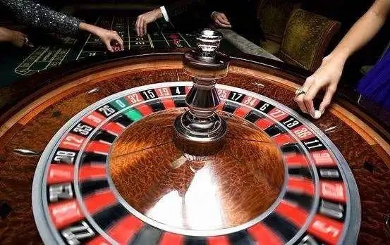 Laporan statistik permainan dengan grafik analisis tren mingguan